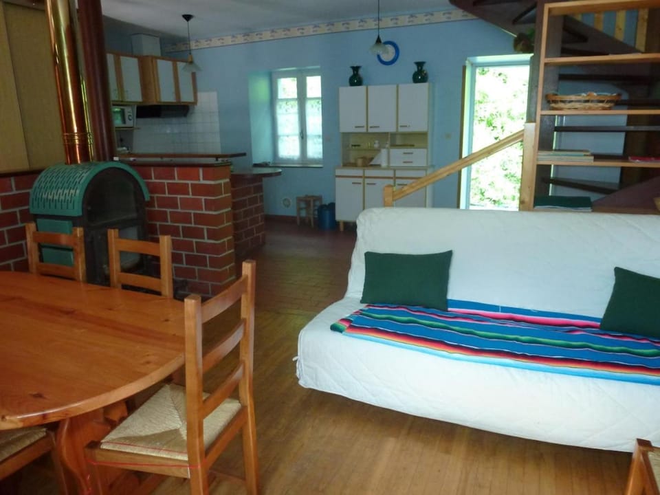 Kitchen or kitchenette, Photo of the whole room, Seating area, Dining area