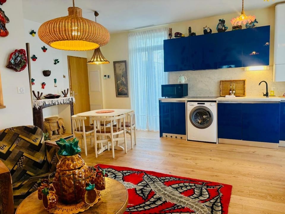 Vallauris T2 Atypique aux Halles, Clim, Wifi Apartment in Occitanie