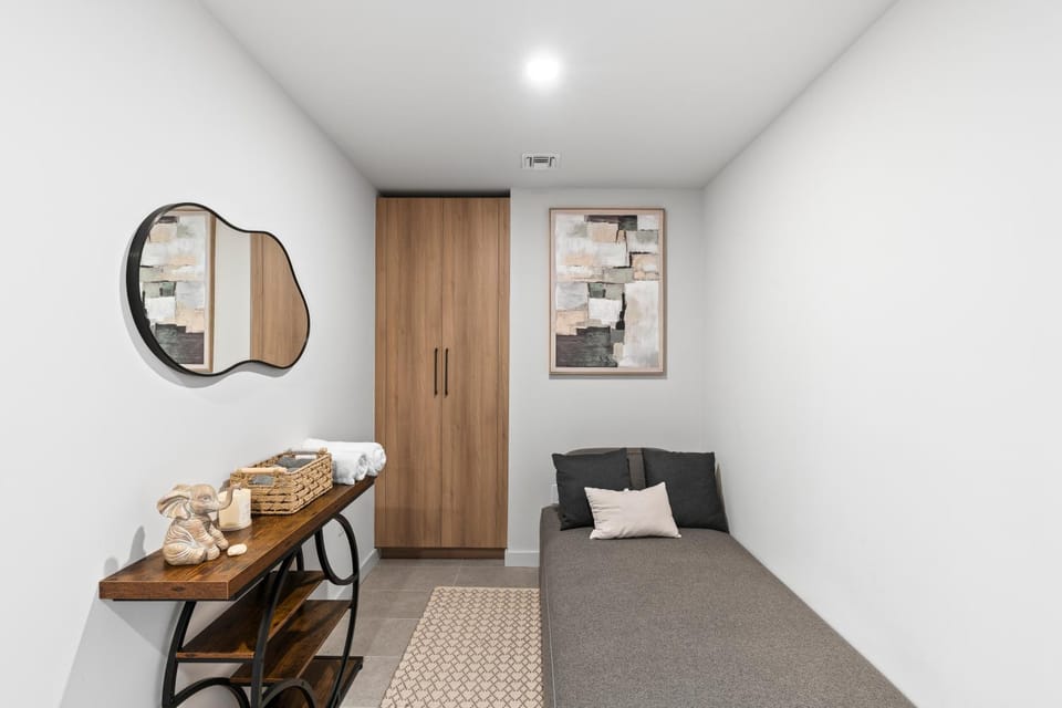 Bed, Seating area, Bedroom