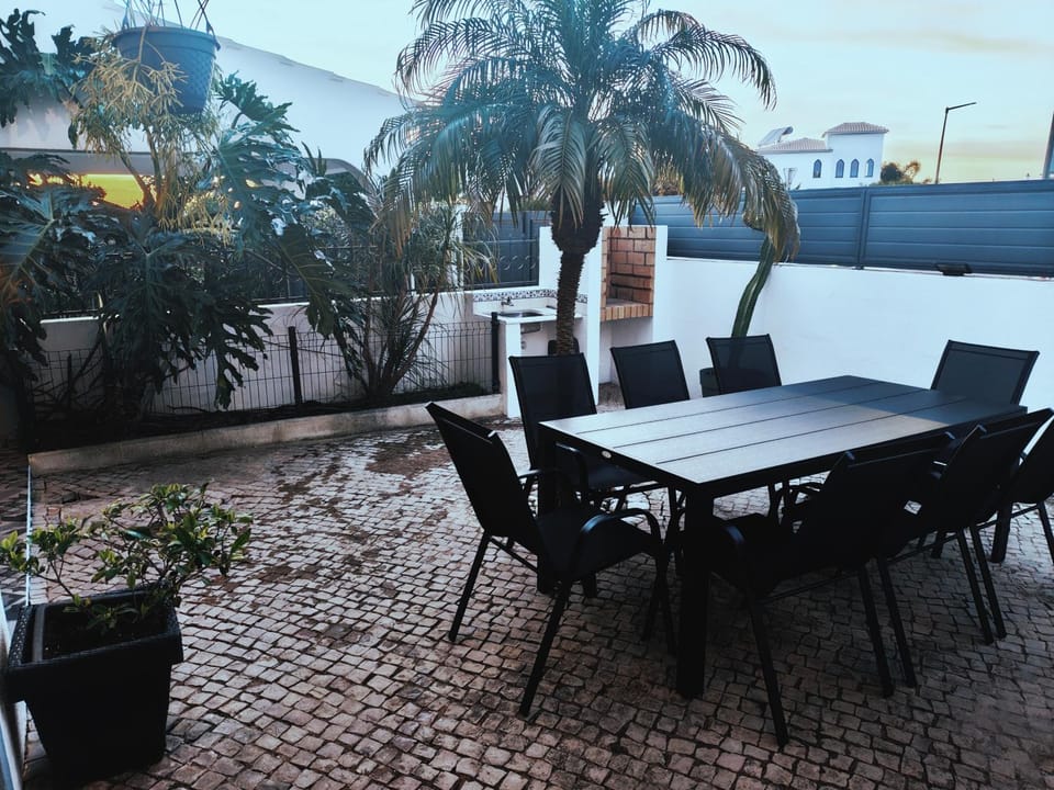 Casa Familiar Vista Mar - 4 Quartos - BBQ e Terraço House in Guia