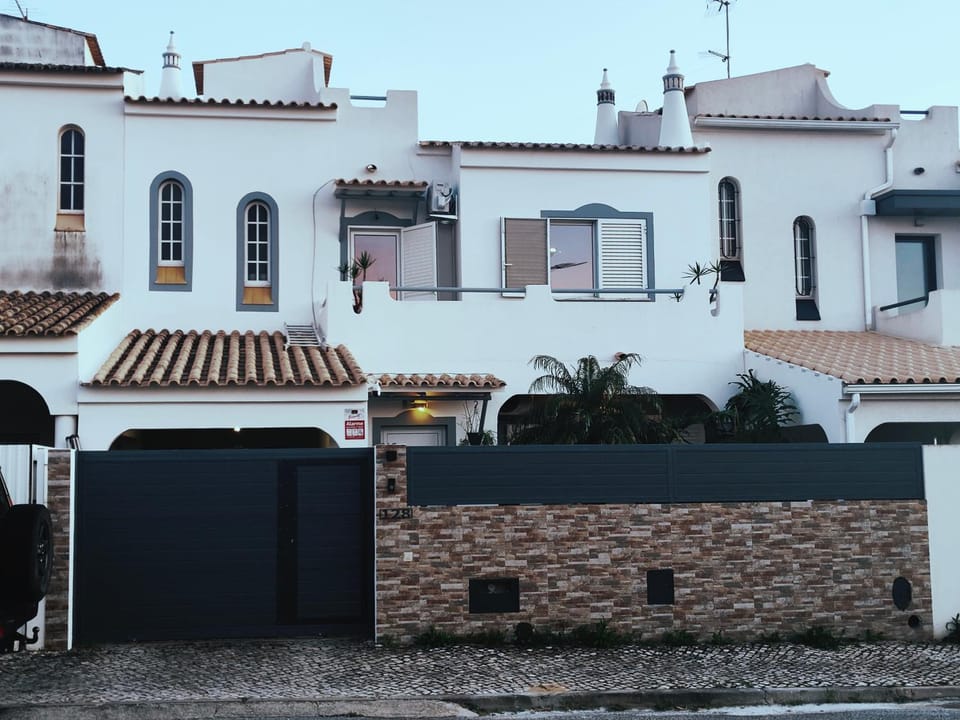 Casa Familiar Vista Mar - 4 Quartos - BBQ e Terraço House in Guia
