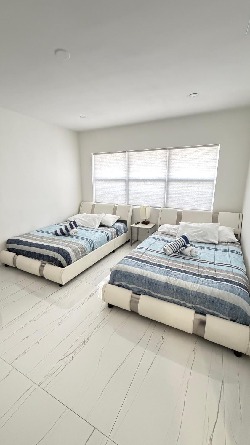 Luxury Pool Retreat Sleep 17 Near Beach Villa in Dania Beach