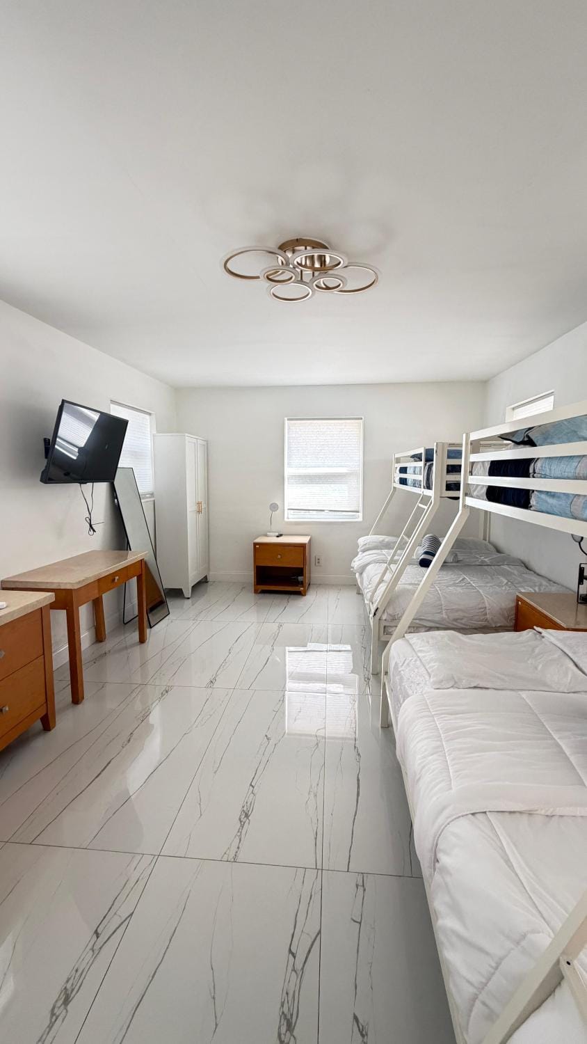 Luxury Pool Retreat Sleep 17 Near Beach Villa in Dania Beach