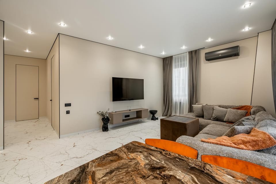 TV and multimedia, Living room, Seating area, air conditioner