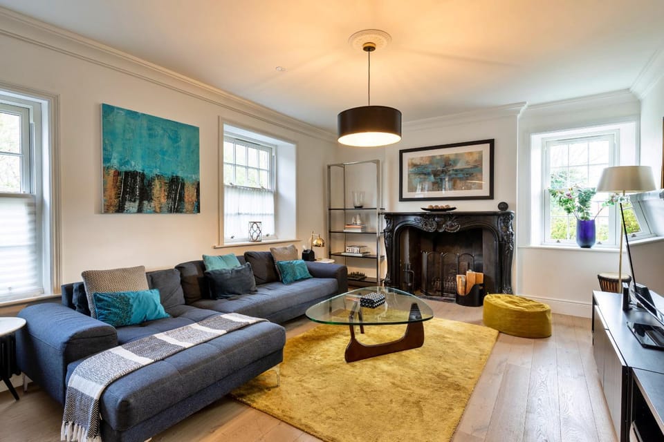 Communal lounge/ TV room, Living room