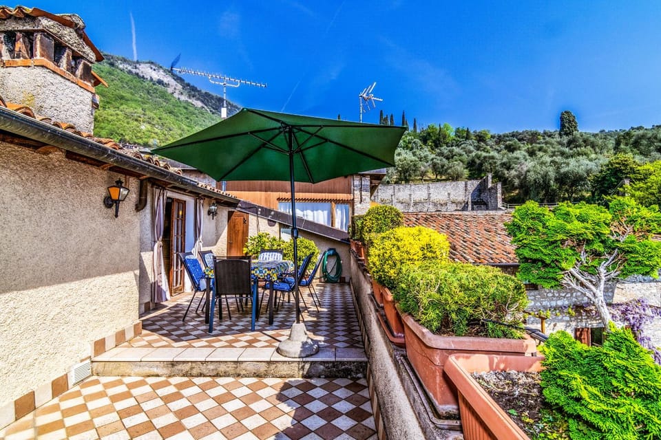 Patio, Spring, Day, Natural landscape, Garden, View (from property/room), Balcony/Terrace, Balcony/Terrace, Dining area, Garden view, Mountain view, sunbed