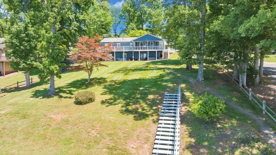 Property building, Day, Garden