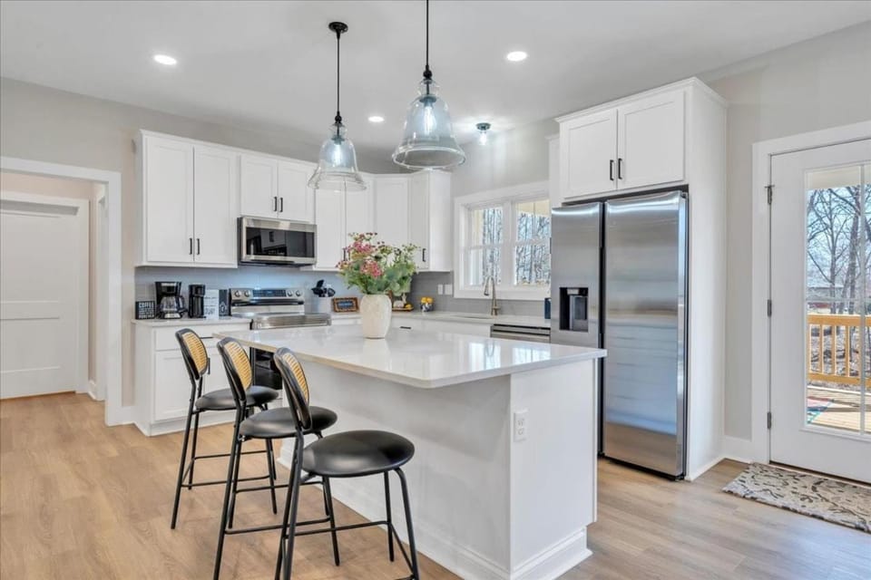 Kitchen or kitchenette, dishwasher, minibar, oven, stove, toaster, kitchen