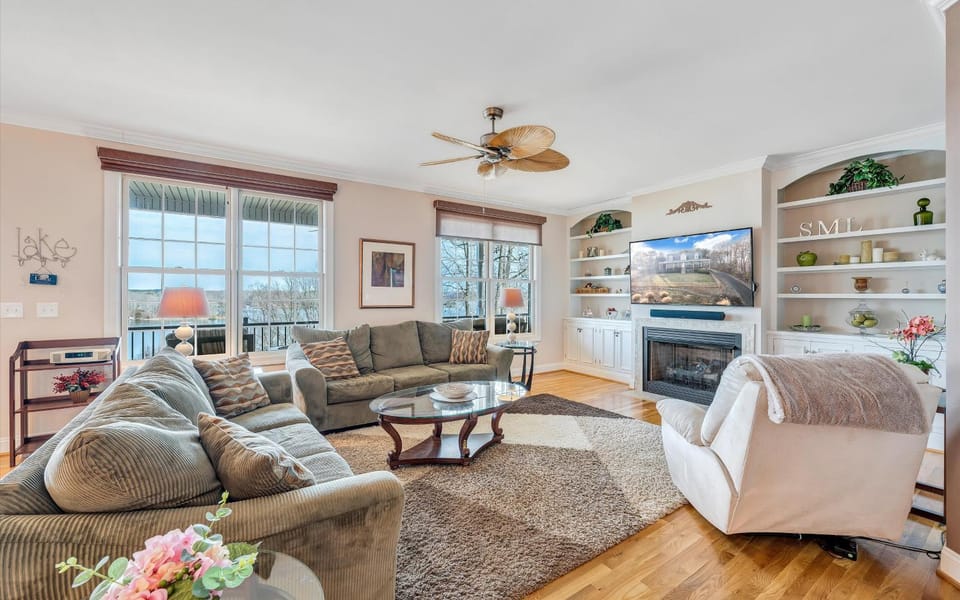 TV and multimedia, Living room, Seating area