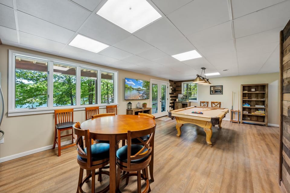 Kitchen or kitchenette, Dining area, kitchen