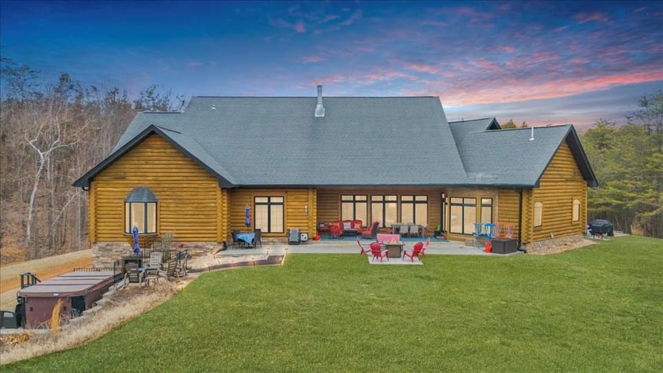 Property building, Day, Natural landscape, Garden