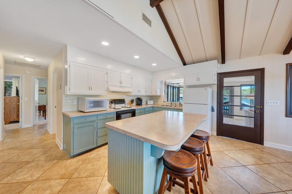 Kitchen or kitchenette, kitchen