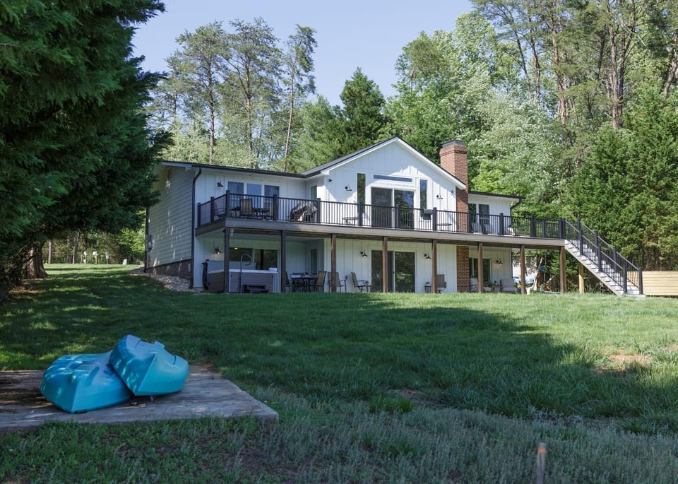 Property building, Day, Natural landscape, Garden view