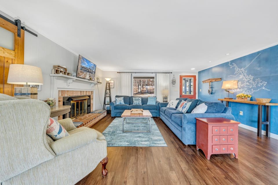 TV and multimedia, Living room, Seating area