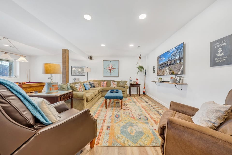 TV and multimedia, Living room, Seating area