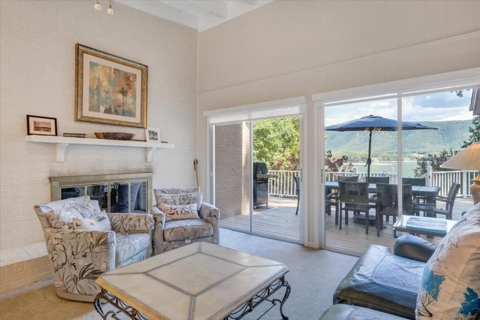 Balcony/Terrace, Living room, Seating area, Dining area