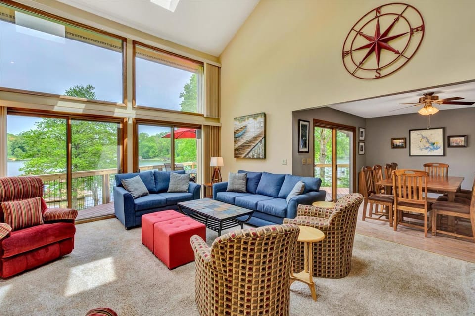 Living room, Seating area