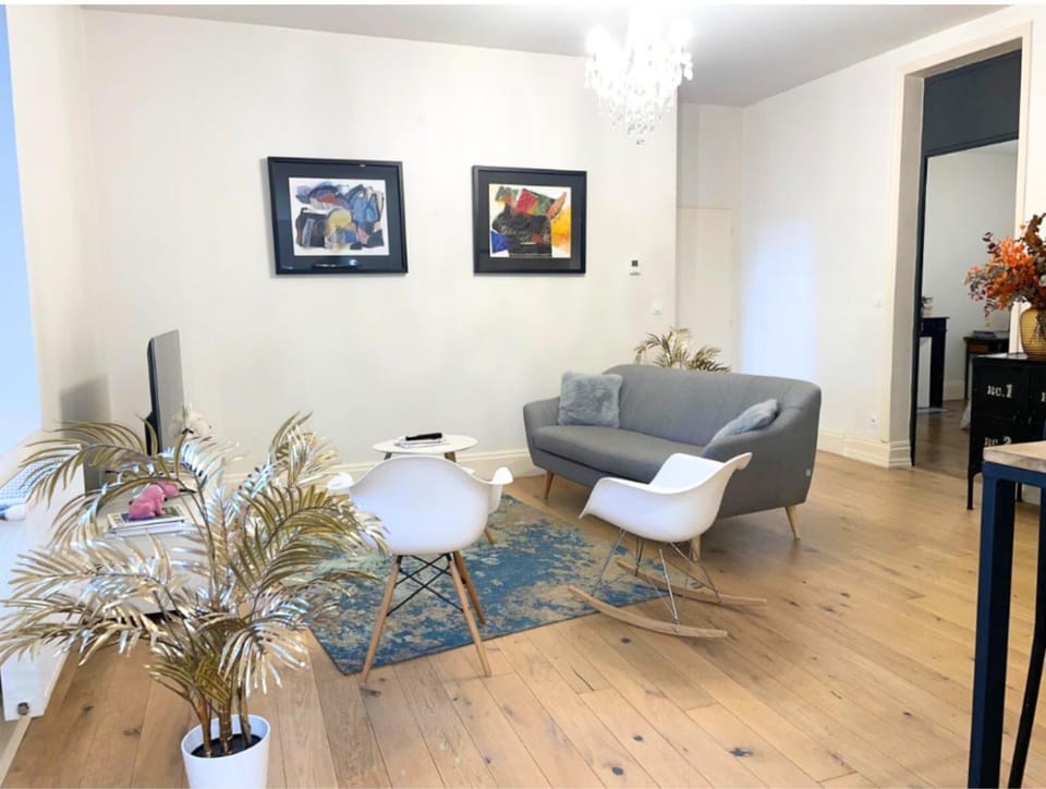Communal lounge/ TV room, Living room
