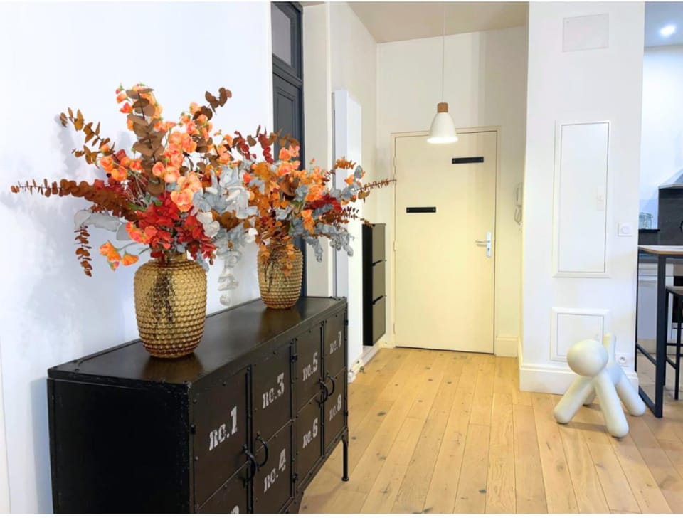 Facade/entrance, Living room, Seating area