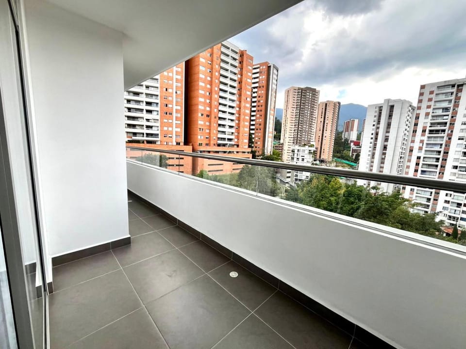 Apartamento con vista y ubicación perfecta en Sabaneta Apartment in Sabaneta