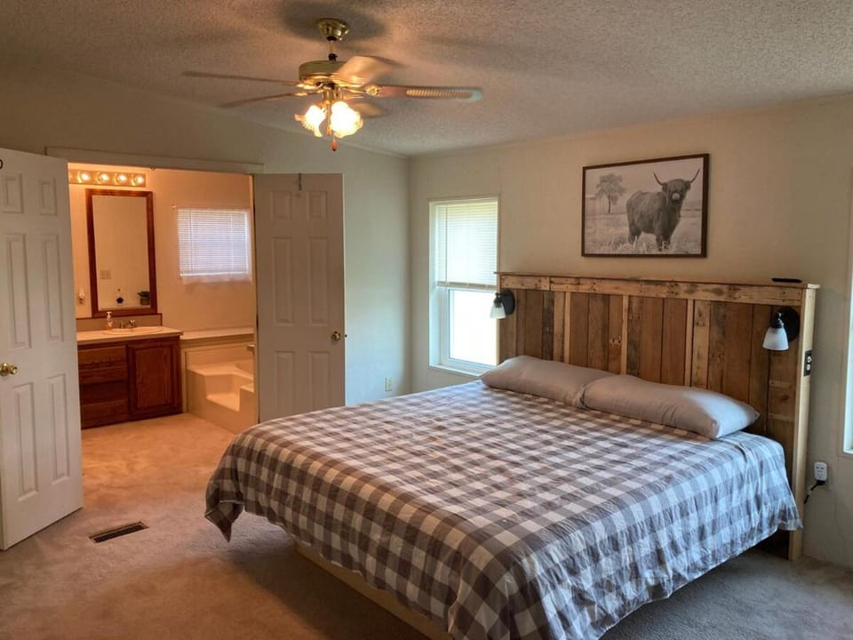 High Plains Hideout 3 bedrooms 2 Baths House in Kansas