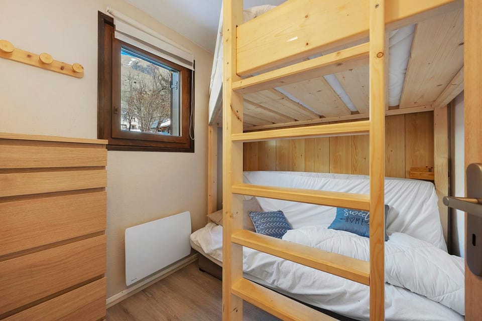 Property building, Living room, Bedroom
