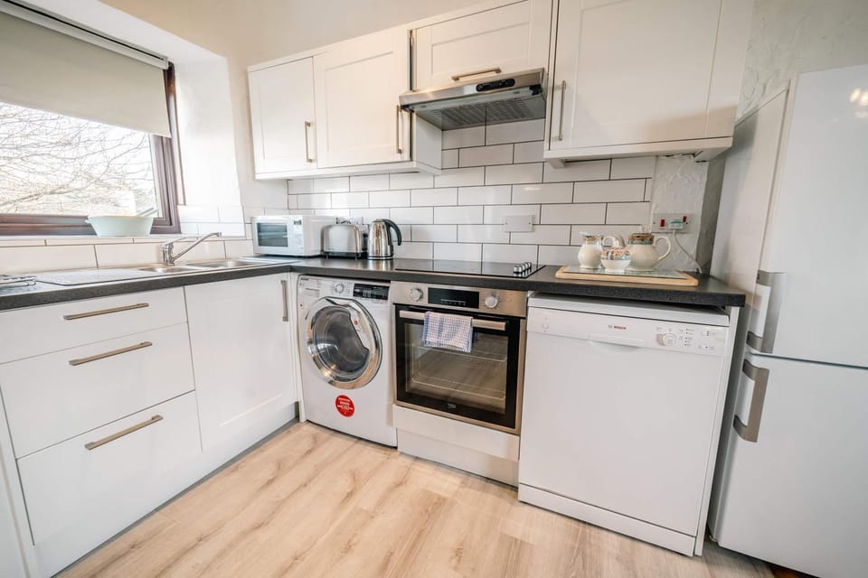 2 Neighbouring Holiday Cottages nr Bude Sleeps 10 House in England