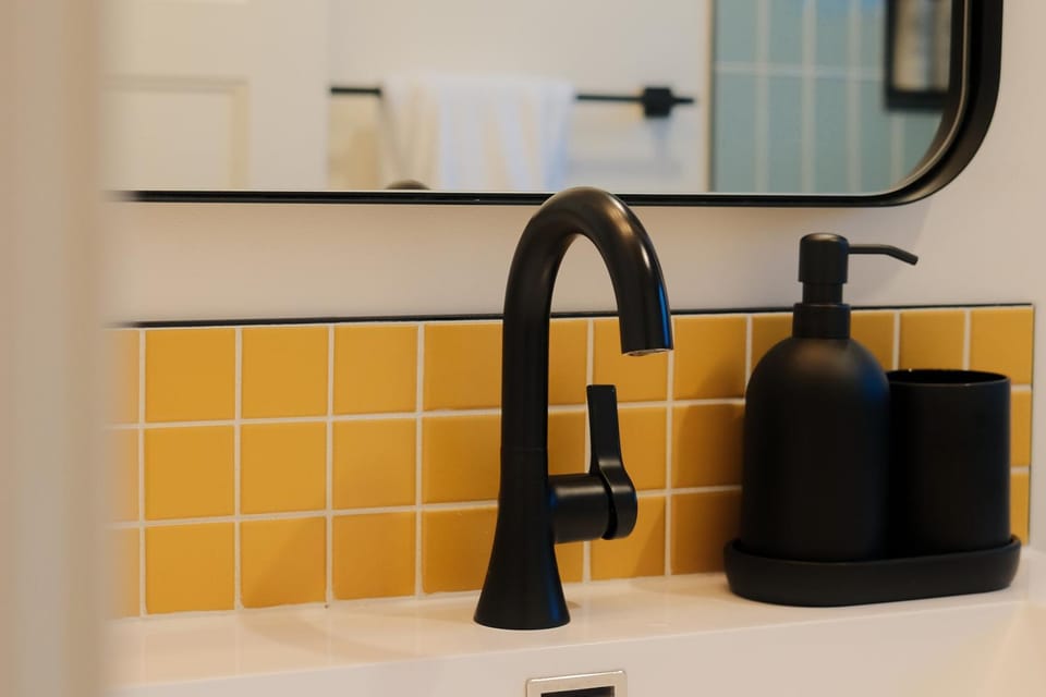 Bathroom, Decorative detail