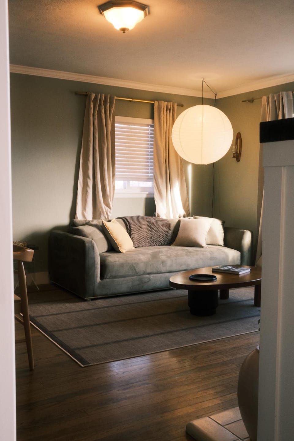 The Vinyl House - Olde Town - King Suite - EV Charger - Epic Views House in Arvada