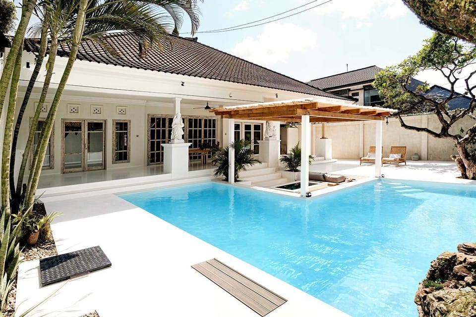 Swimming pool, Swimming pool