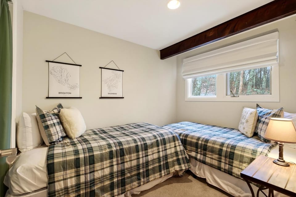 Eagles Court 41 with Wintergreen Advantage House in Massies Mill
