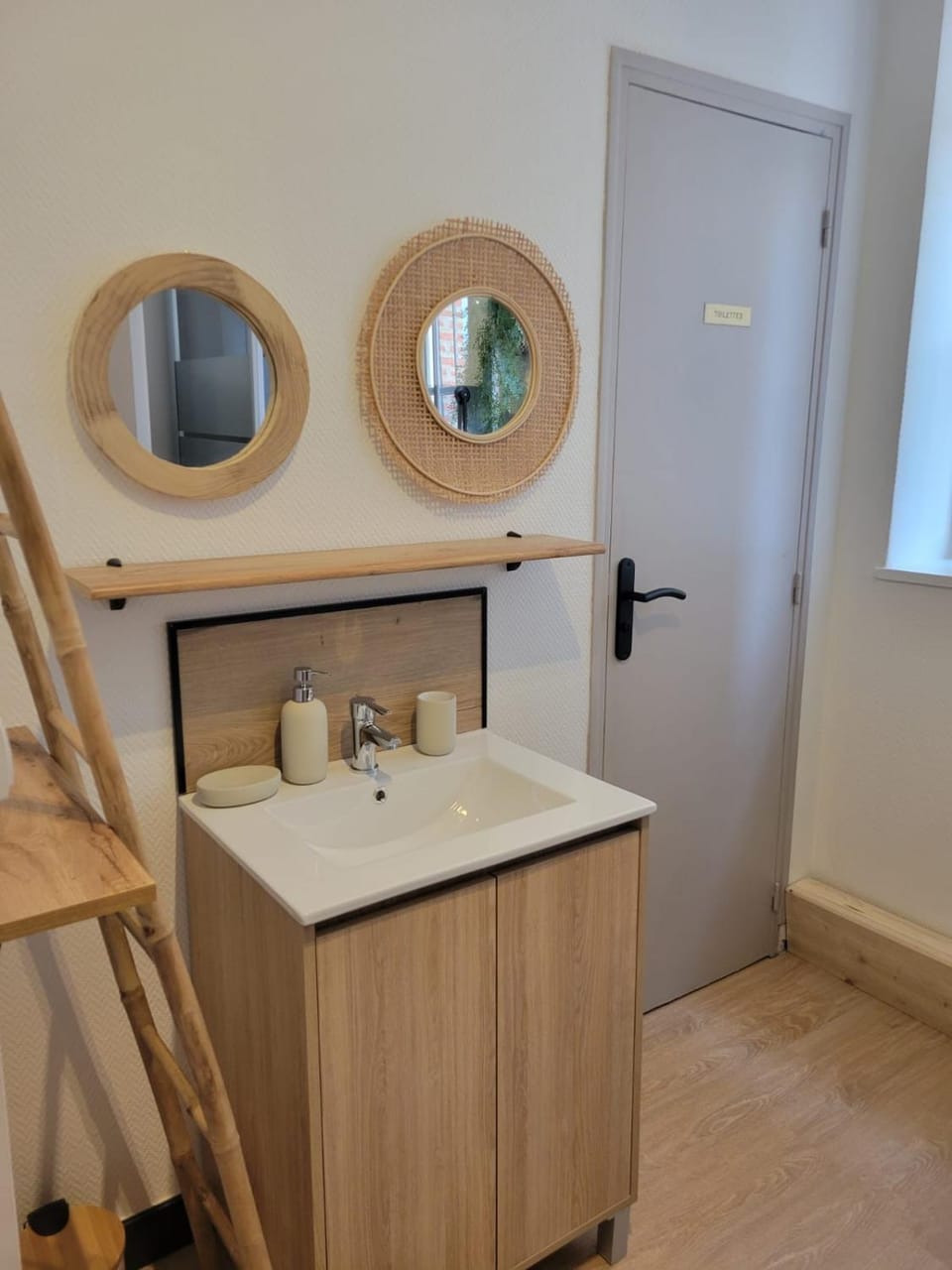 studio Anémos Apartment in Normandy