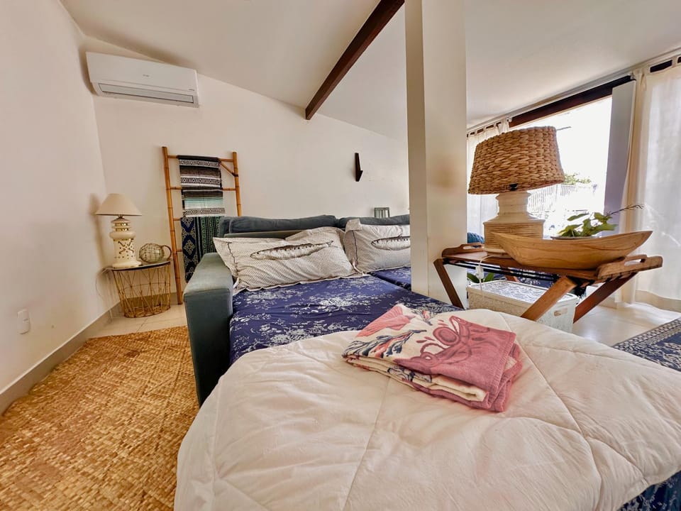 Bed, Photo of the whole room, Bedroom, air conditioner