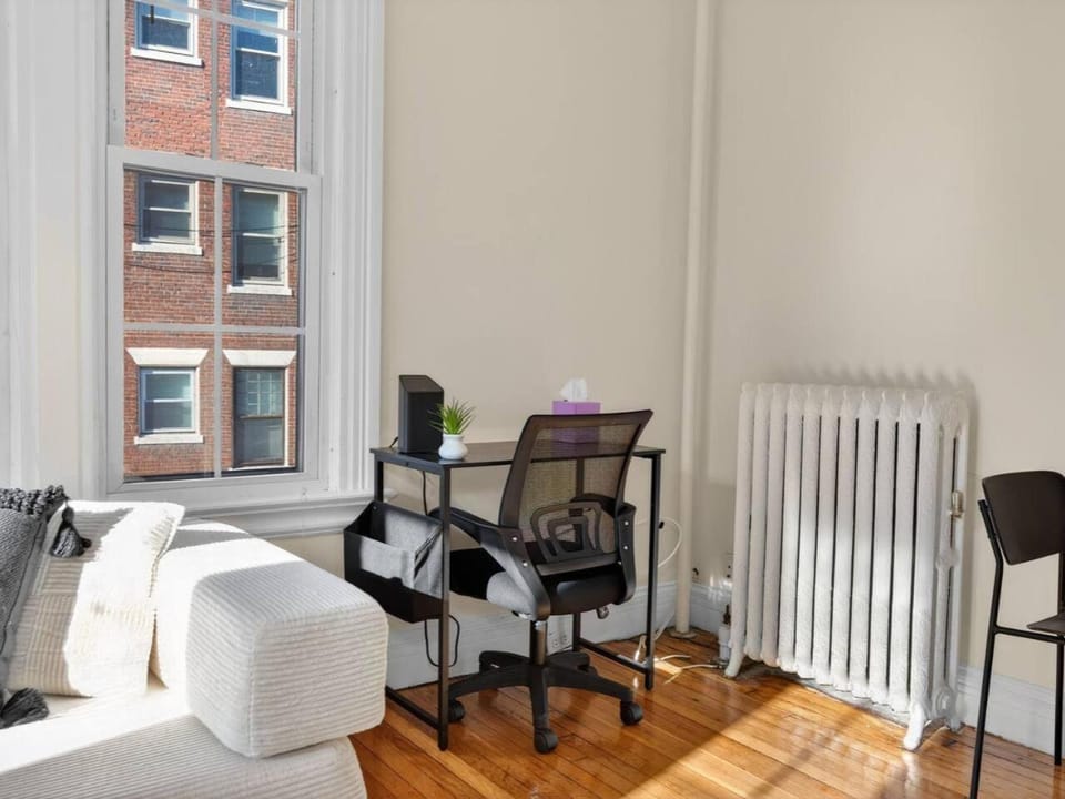 Charming 2BR in Boston Apartment in Allston
