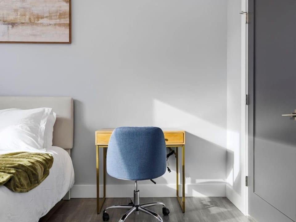 Luxe 3bd Brighton Apartment in Allston