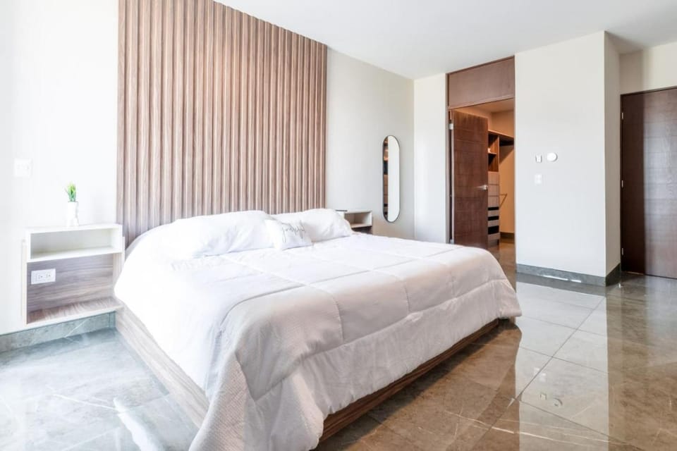 Luxury in Fundidora 9 guests Wifi 3BR 2Bath Apartment in Monterrey