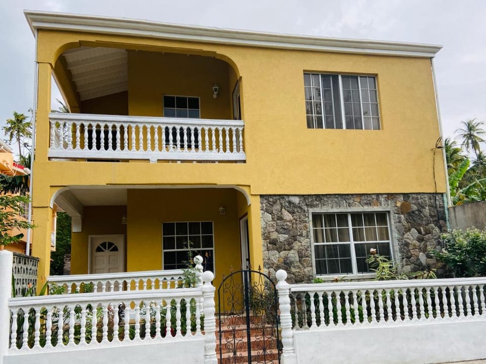 Property building, Balcony/Terrace