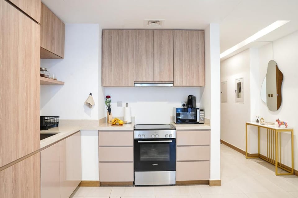Coffee/tea facilities, Kitchen or kitchenette, oven, stove, toaster