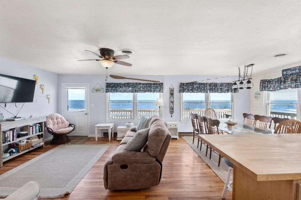 OBX Oceanfront Cozy Cottage House in Nags Head