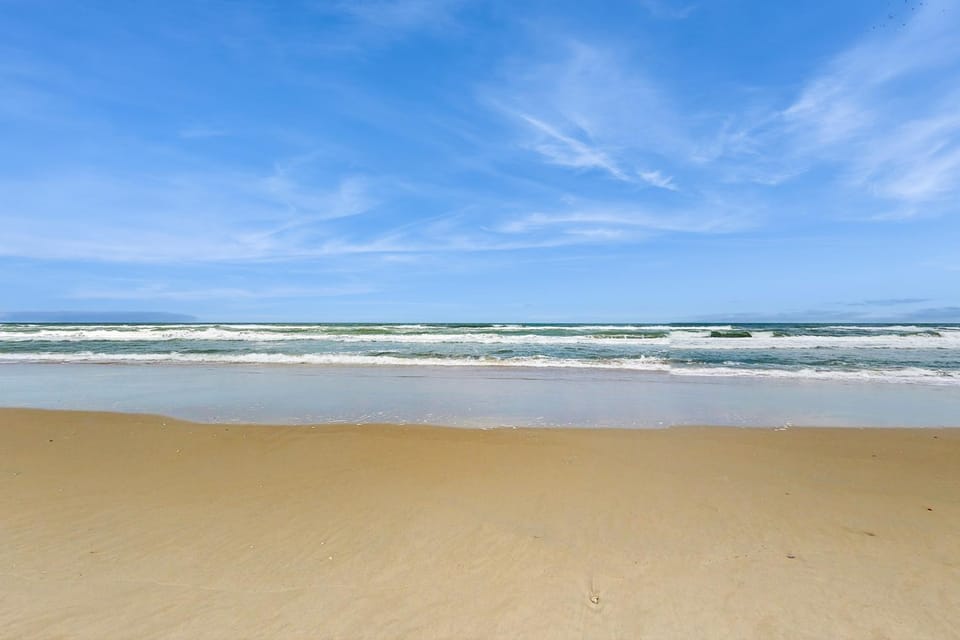 OBX Oceanfront Cozy Cottage House in Nags Head