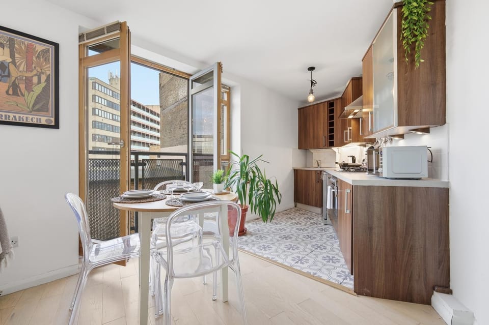 Kitchen or kitchenette, Living room, Seating area, Dining area, oven, stove, toaster