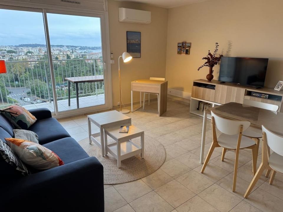 Chez Michèle - Apt 2 Prs - Sea View - Air Conditioning Apartment in Antibes