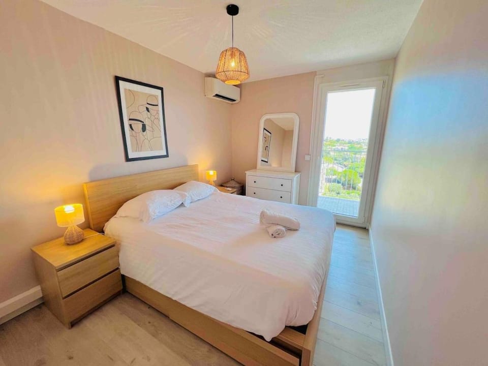 Chez Michèle - Apt 2 Prs - Sea View - Air Conditioning Apartment in Antibes