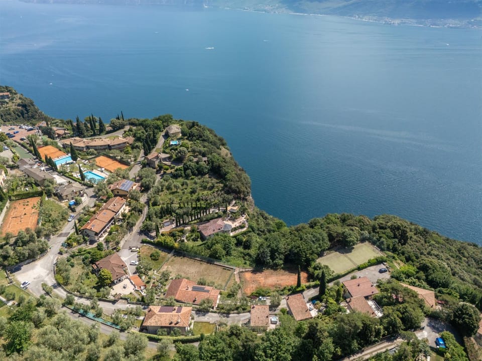 Natural landscape, Bird's eye view, Location