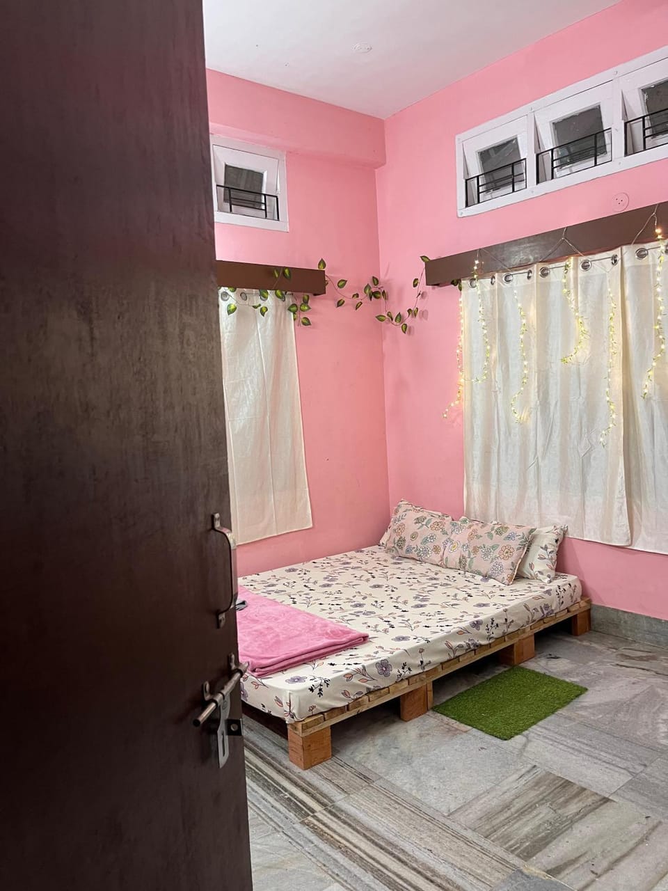 Home Cozy Stay Apartment in India