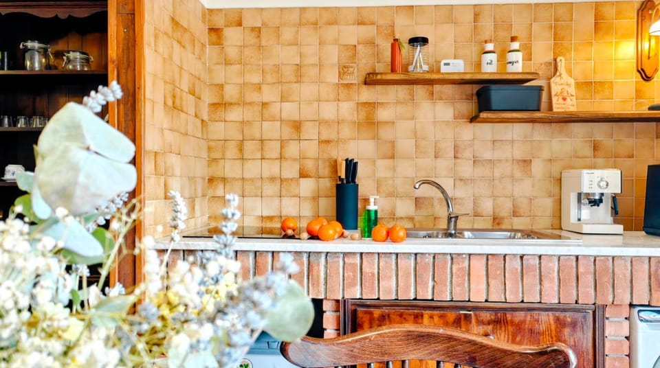 Coffee/tea facilities, Kitchen or kitchenette
