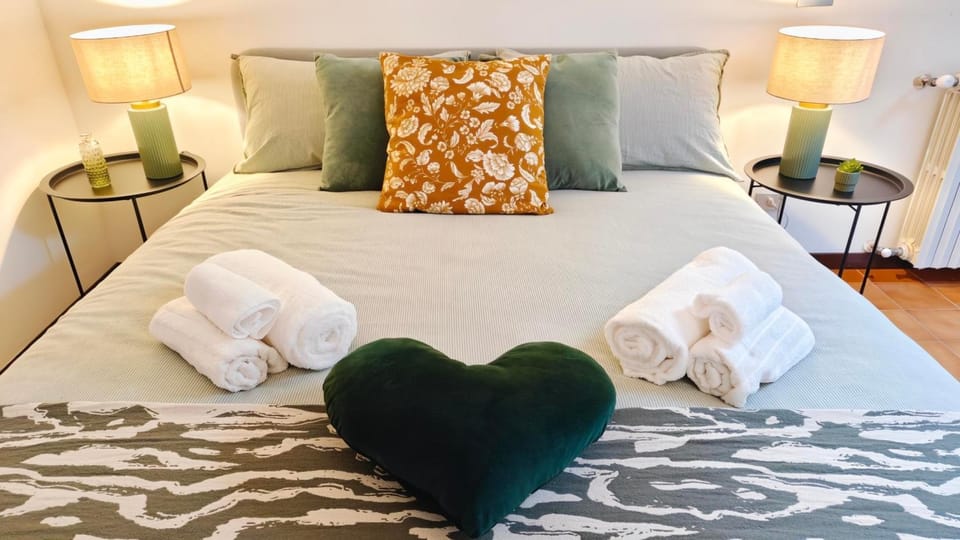 Bed, Decorative detail