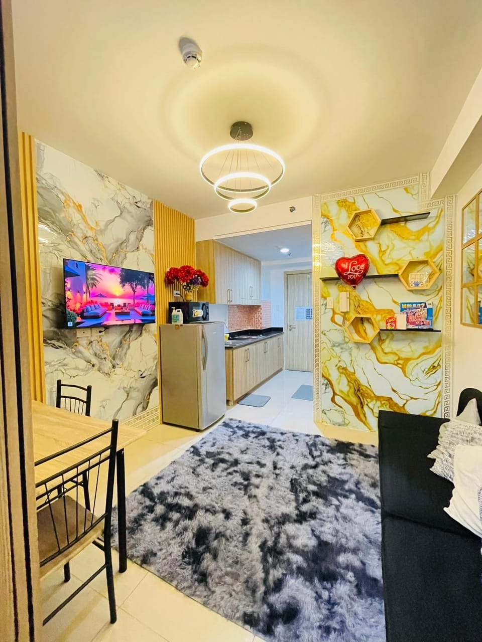 TV and multimedia, Living room, Seating area, Family, kitchen