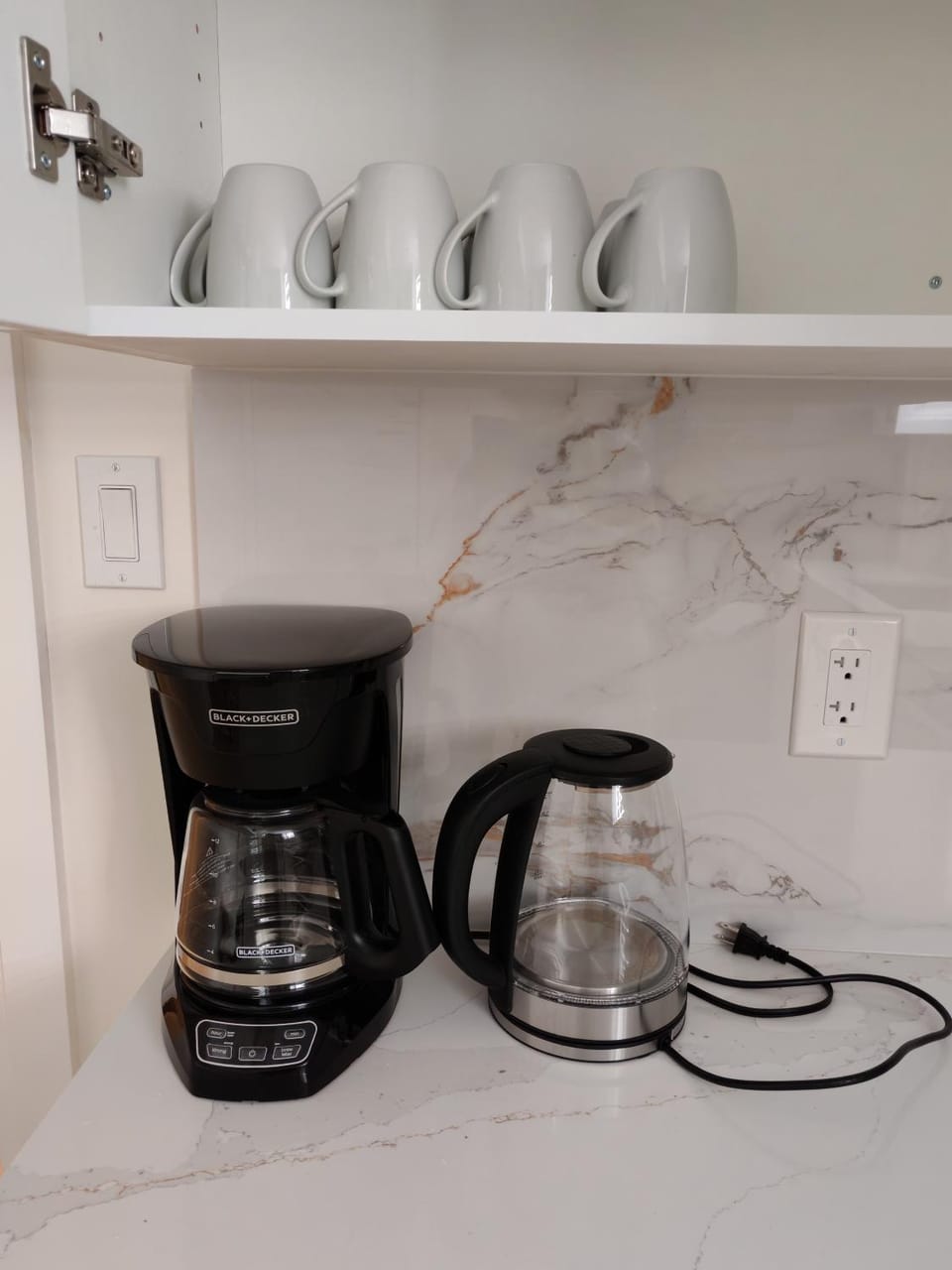 Private suite in Richmond Hill with a shared kitchen Vacation rental in Richmond Hill