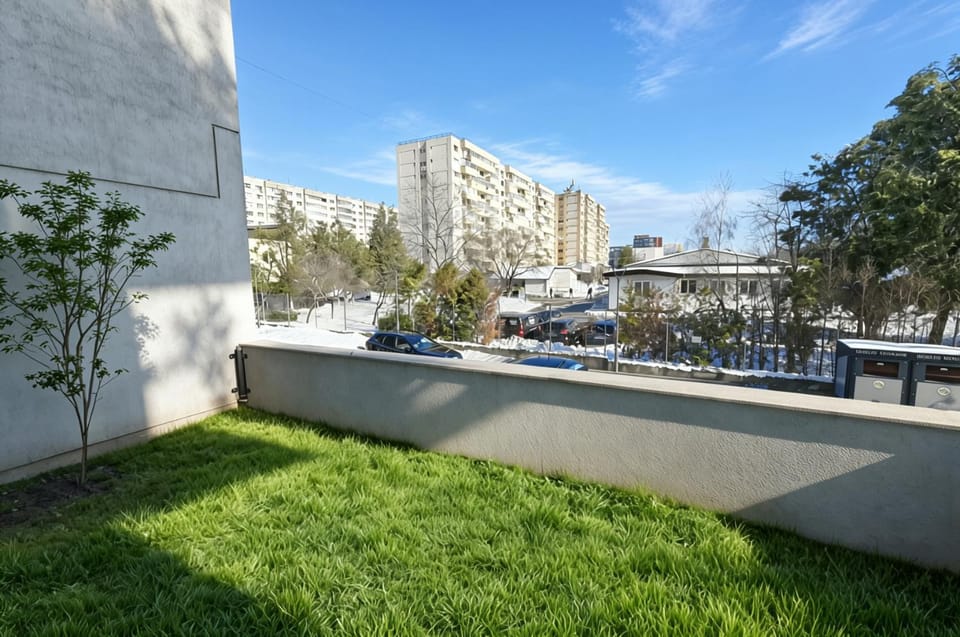 Natural landscape, Garden, Balcony/Terrace, Seating area